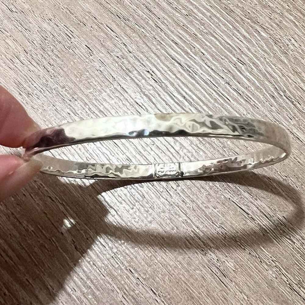 $495 Ippolita Silver Classico Hammered Oval Flat Bangle Bracelet 7.75"